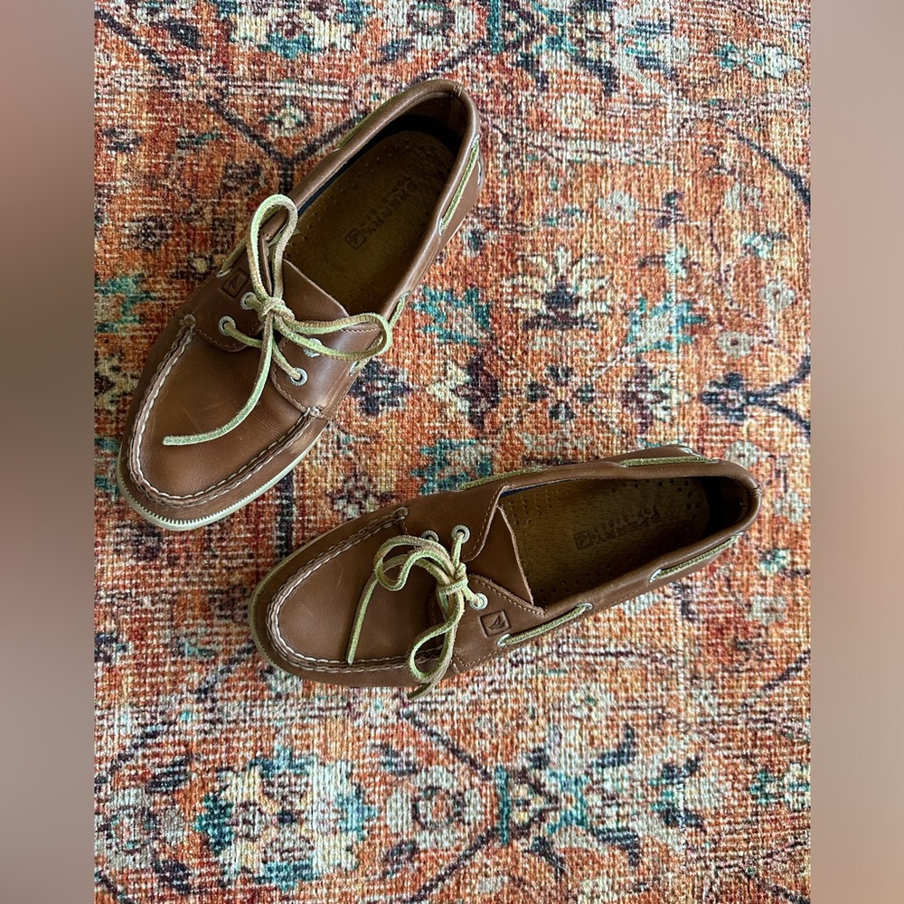 Women’s Sperry TopSider Tan Leather Loafers size 8.5